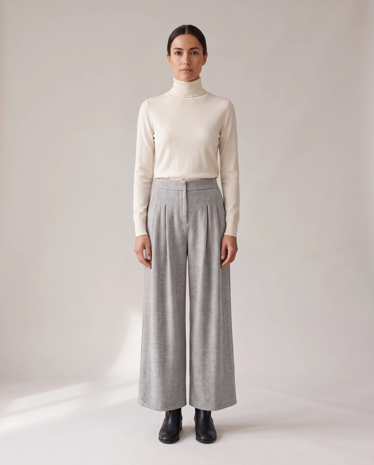 Women's Wide-Leg Culottes - Salomea - Model Front