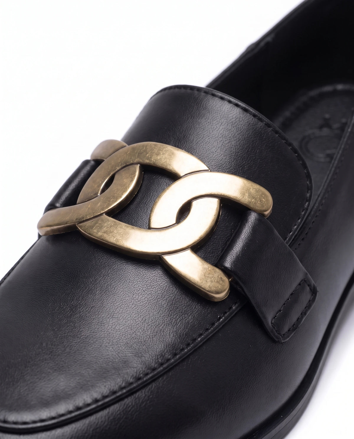 Women's Chain-Trim Leather Loafers - Duchess - Detail Chain Trim
