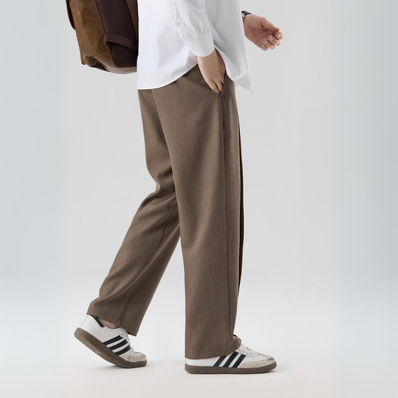 Men's Relaxed-Fit Pleated Dress Pants
