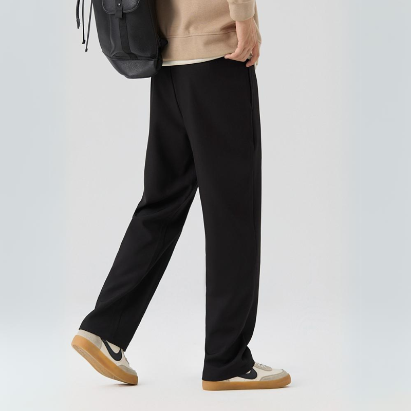 Men's Relaxed-Fit Pleated Dress Pants