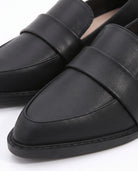 Women's Pointed-Toe Loafers - Giacinta - Detail Toe and Vamp