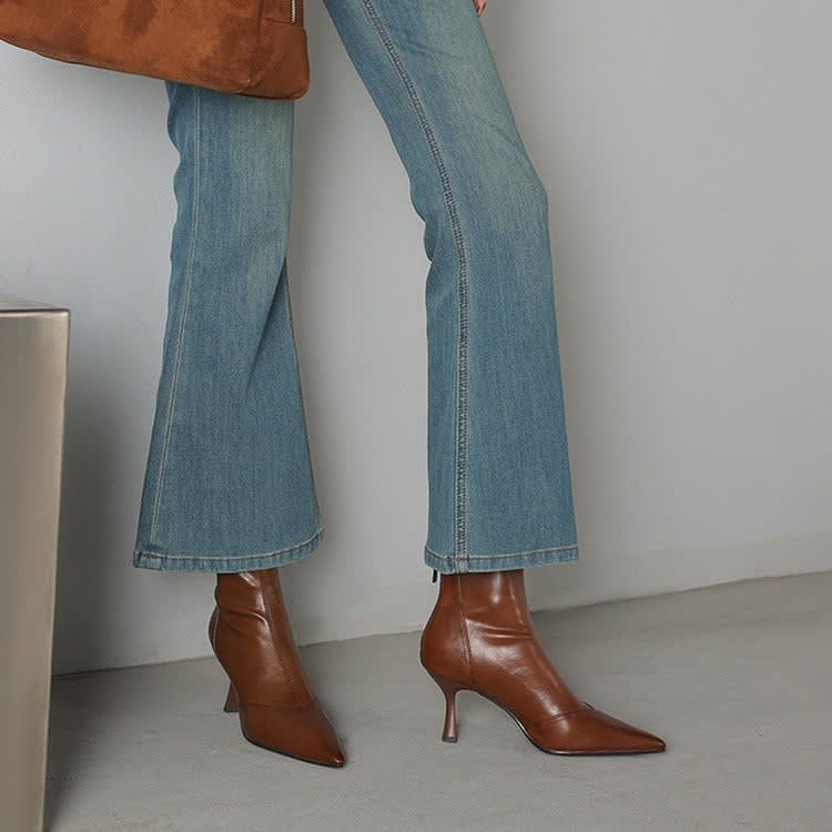 Women's Leather Pointed-Toe Ankle Boots - Ninetta